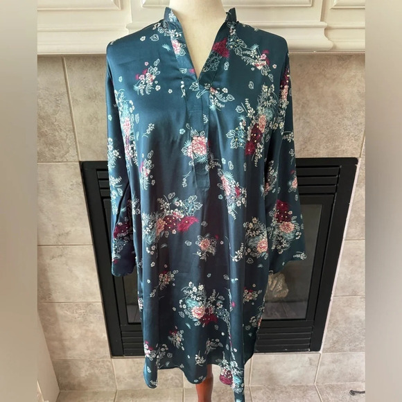 Concept Collection Tops - Concept Collection Satin printed floral Teal Kurta size Medium